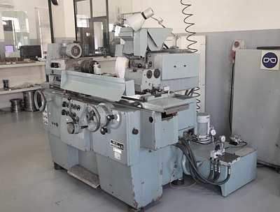 Universal Grinding Machine